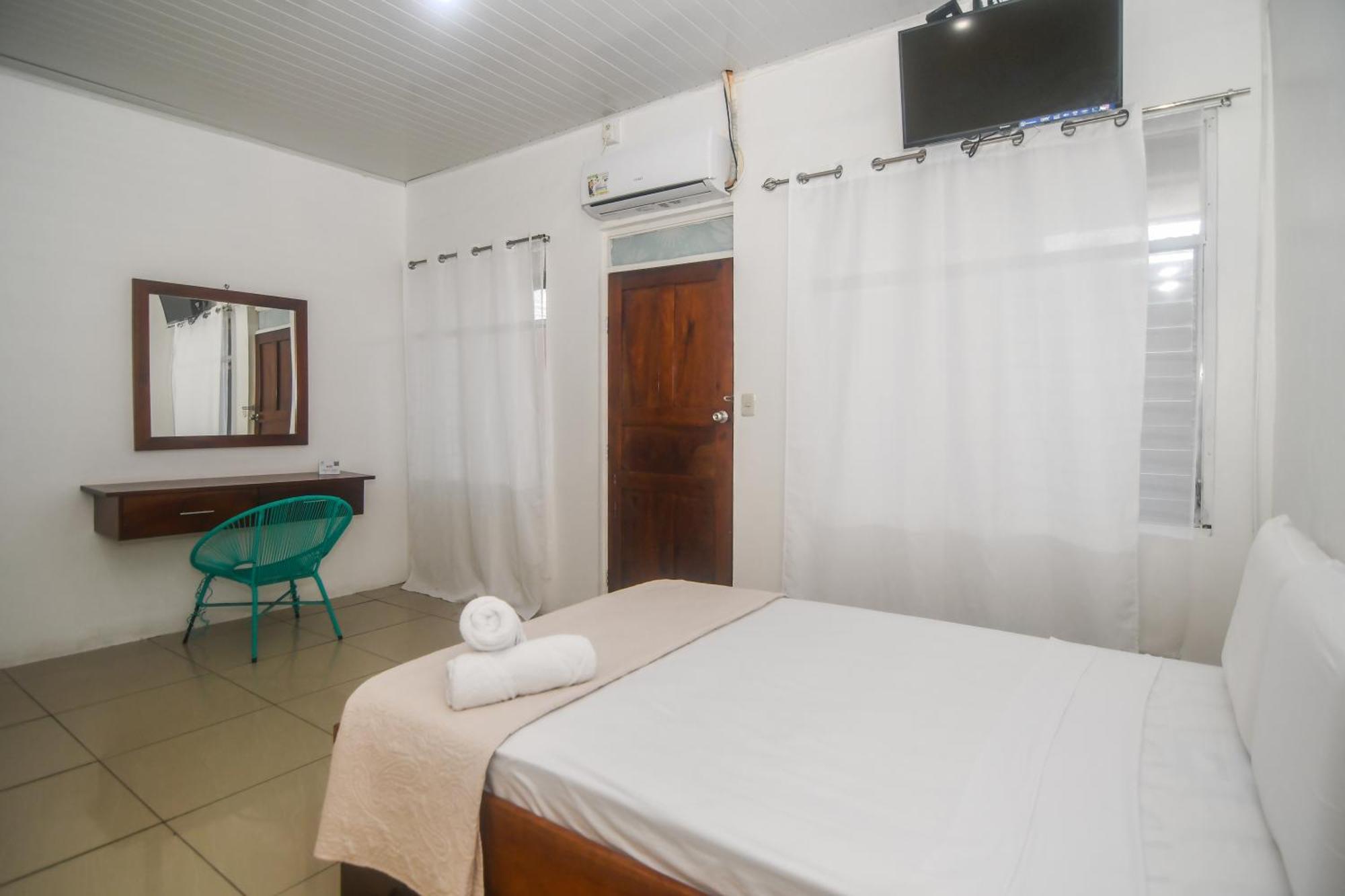 Отель Puntarenas Bed & Coffee By Aldea Экстерьер фото